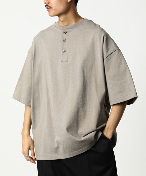 FREAK'S STORE（フリークスストア）の「WEB限定 ビッグシルエット マックスウェイト ヘンリーネックTシャツ/ヘビーウェイト（Tシャツ/カットソー・メンズ・ネイビー/グレイッシュベージュ/ホワイト/アッシュグレー/ブラック/ダークグリーン・SMALL/MEDIUM/LARGE）」の4枚目の写真