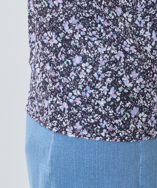 natural couture（ナチュラルクチュール）の「2WAY着用可/着回し抜群。小花柄ジャガードパイピングブラウス（シャツ/ブラウス・レディース・ブラック/ブルー/パープル・FREE）」の17枚目の写真