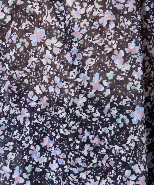natural couture（ナチュラルクチュール）の「2WAY着用可/着回し抜群。小花柄ジャガードパイピングブラウス（シャツ/ブラウス・レディース・ブラック/ブルー/パープル・FREE）」の15枚目の写真