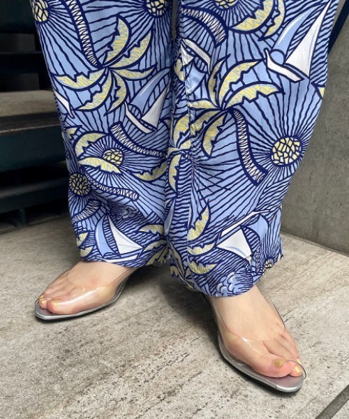 BEAMS BOY(ビームスボーイ)の「BEAMS BOY / クリアサンダル(サンダル・レディース・ホワイト/ブルー・24.0cm/24.5cm/23.5cm)」の2枚目の写真