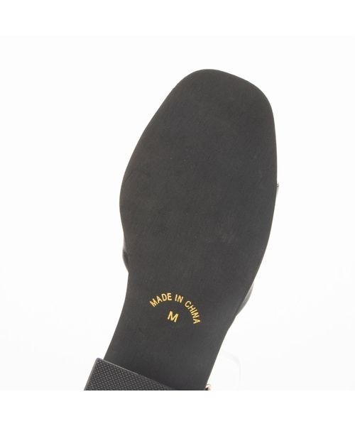 Fin（フィン）の「スクエアトゥストラップサンダル【低反発スポンジ入り】（サンダル・レディース・アイボリー/ブラック/グリーン/ベージュ・S/M/L/LL）」の8枚目の写真