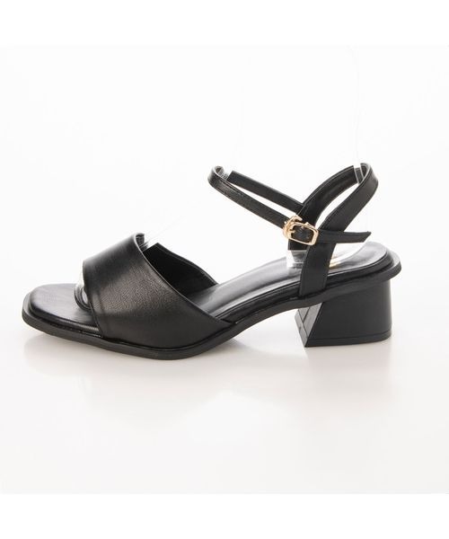 Fin（フィン）の「スクエアトゥストラップサンダル【低反発スポンジ入り】（サンダル・レディース・アイボリー/ブラック/グリーン/ベージュ・S/M/L/LL）」の5枚目の写真