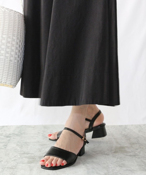 Fin（フィン）の「スクエアトゥストラップサンダル【低反発スポンジ入り】（サンダル・レディース・アイボリー/ブラック/グリーン/ベージュ・S/M/L/LL）」の17枚目の写真