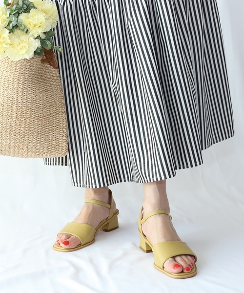 Fin（フィン）の「スクエアトゥストラップサンダル【低反発スポンジ入り】（サンダル・レディース・アイボリー/ブラック/グリーン/ベージュ・S/M/L/LL）」の13枚目の写真