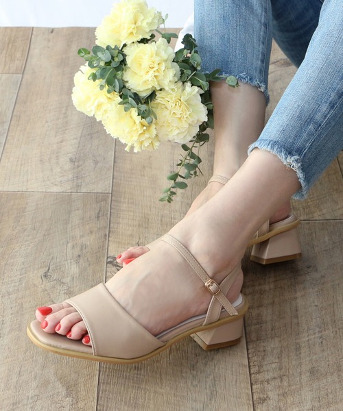 Fin（フィン）の「スクエアトゥストラップサンダル【低反発スポンジ入り】（サンダル・レディース・アイボリー/ブラック/グリーン/ベージュ・S/M/L/LL）」の15枚目の写真