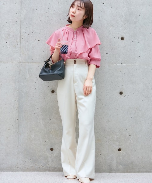 vis-`a-vis(ビサビ)の「【WEB限定】無地/変形ドットパール釦フリルブラウス(シャツ/ブラウス・レディース・ホワイト/カーキ/ブラック系その他/ピンク系その他2・FREE)」の6枚目の写真