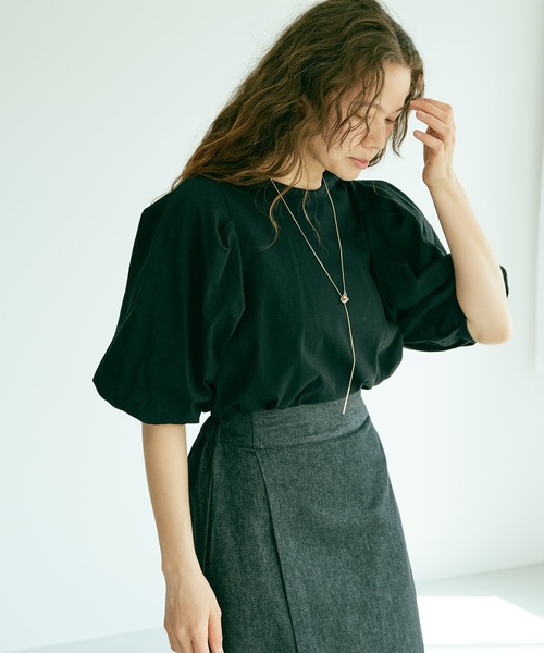 PUAL CE CIN(ピュアルセシン)の「タック袖ボリュームプルオーバー(Tシャツ/カットソー・レディース・ブラック/オフホワイト/ライトベージュ・FREE)」の2枚目の写真