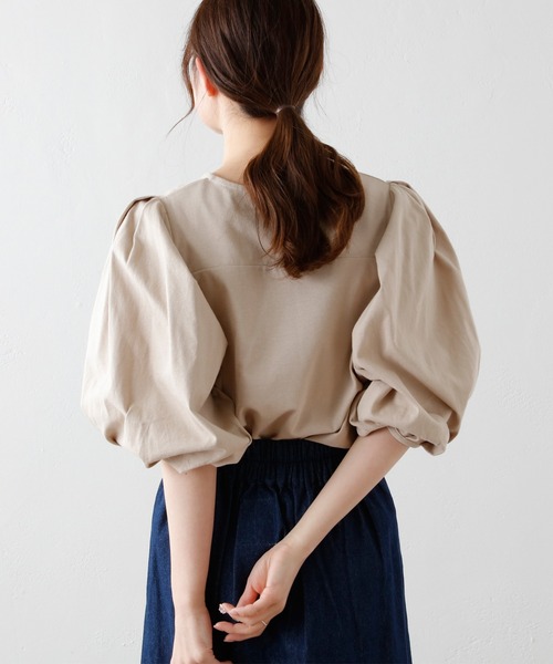 PUAL CE CIN(ピュアルセシン)の「タック袖ボリュームプルオーバー(Tシャツ/カットソー・レディース・ブラック/オフホワイト/ライトベージュ・FREE)」の10枚目の写真