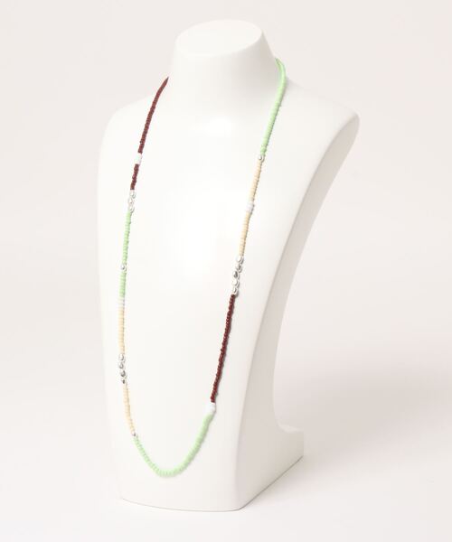 LOWRYS FARM（ローリーズファーム）の「マルチビーズロングネックレス　278647（ネックレス・レディース・グリーン/ネイビー/レッド・FREE）」の4枚目の写真
