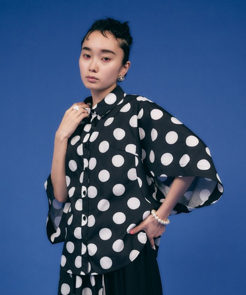 manana suerte（マニャーナスエルテ）の「新色登場　デザインスリーブシャツ（シャツ/ブラウス・レディース・ブラック/カーキ/ストライプ/ドット/ネイビー/ベージュ/ホワイト/グレー・FREE）」の8枚目の写真