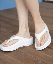 OOFOS | (OOFOS)厚底リカバリーサンダル(サンダル)