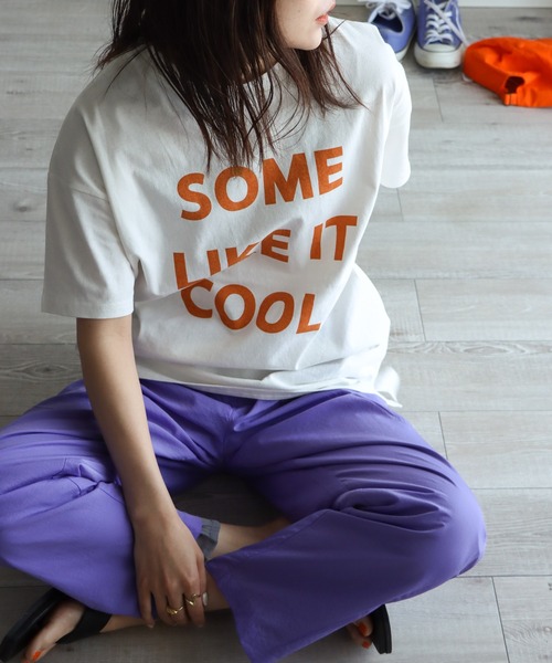 COURO(コウロ)の「ロゴプリントオーバーサイズTシャツ(Tシャツ/カットソー・レディース・ブラック/オフホワイト/イエロー・M)」の1枚目の写真