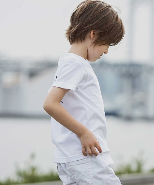 1piu1uguale3 RELAX（ウノピュウノウグァーレトレリラックス）の「1PIU1UGUALE3 RELAX(1PIU1UGUALE3 RELAX) キッズバックロゴプリントT（Tシャツ/カットソー・キッズ・ホワイト/ブラック/ネイビー/チャコールグレー/ライトピンク/ライトブルー/グリーン/パープル・110/150/140/130/120）」の17枚目の写真