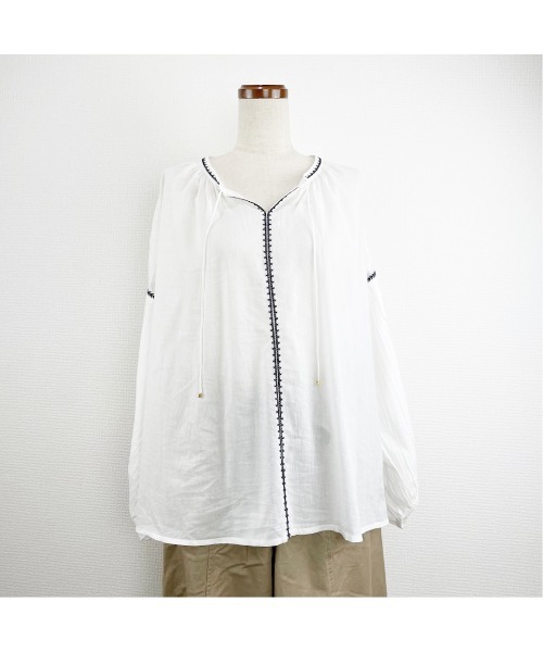 Rydia(リディア)の「コビニャーギャザーブラウス(シャツ/ブラウス・レディース・オフホワイト/サックスブルー/スミクロ・M)」の1枚目の写真