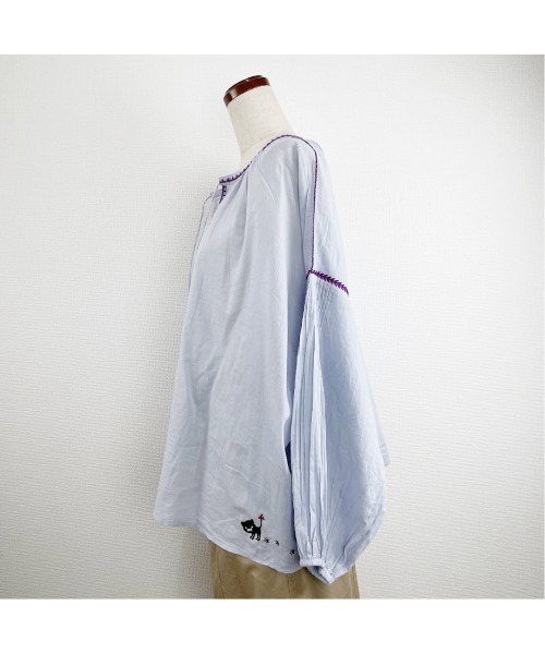 Rydia(リディア)の「コビニャーギャザーブラウス(シャツ/ブラウス・レディース・オフホワイト/サックスブルー/スミクロ・M)」の3枚目の写真