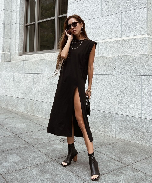 esutoreja（エストレジャ）の「スリットカットロングTシャツドレス（ワンピース・レディース・ブラック/アイボリー/カーキ・FREE）」の8枚目の写真