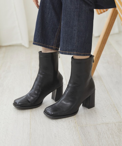 ANGIE（アンジー）の「ワイドスクエアトゥショートブーツ（ブーツ・レディース・ブラック/ベージュ/アイボリー・MEDIUM/LARGE/X-LARGE）」の9枚目の写真