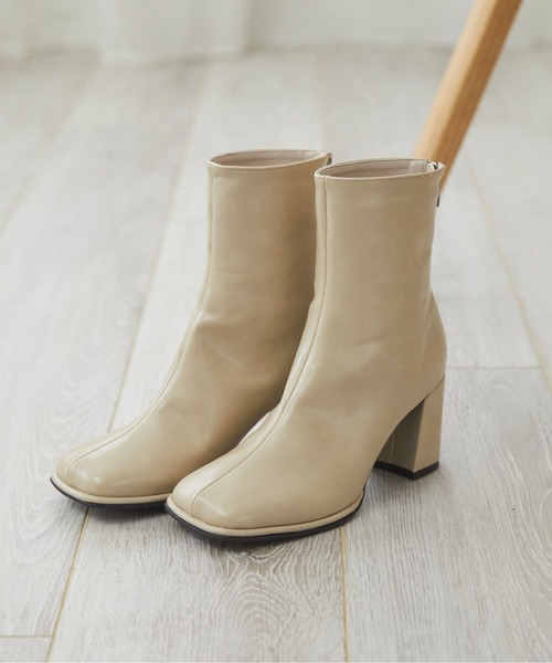 ANGIE（アンジー）の「ワイドスクエアトゥショートブーツ（ブーツ・レディース・ブラック/ベージュ/アイボリー・MEDIUM/LARGE/X-LARGE）」の13枚目の写真
