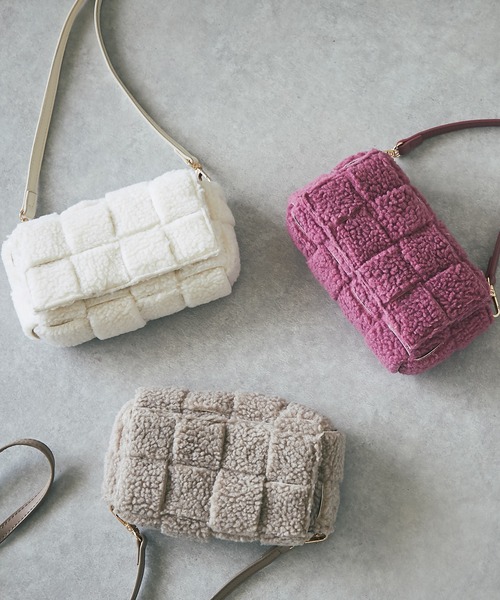 un dix cors(アンディコール)の「オトナ可愛い ミニボアショルダー(ショルダーバッグ・レディース・ピンク/アイボリー/モカ・FREE)」の2枚目の写真