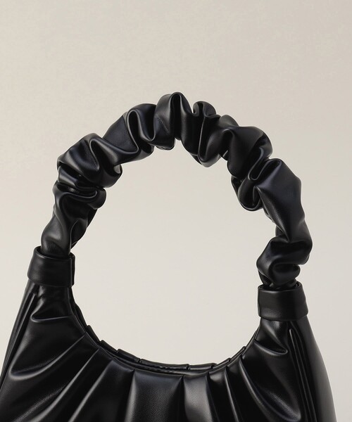 Aresense（アーセンス）の「JW PEI/ジェイダブリューペイ Gabbi Bag/ヴィーガンレザーハンドバッグ（ハンドバッグ・レディース・ブラック/パープル/イエロー/ナチュラル・ONE SIZE）」の20枚目の写真