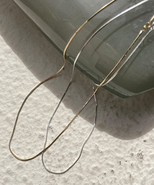 SHENERY(シーナリー)の「【WEB限定】シンプルスネークチェーンネックレス(ネックレス・レディース・シルバー/ゴールド・FREE)」の1枚目の写真