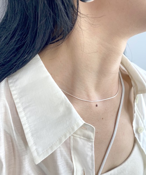 SHENERY(シーナリー)の「【WEB限定】シンプルスネークチェーンネックレス(ネックレス・レディース・シルバー/ゴールド・FREE)」の4枚目の写真