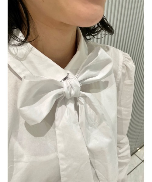 BROOKS BROTHERS（ブルックスブラザーズ）の「ストレッチコットン ソリッド ボウカラー ビショップスリーブブラウス（シャツ/ブラウス・レディース・ホワイト・2/4/0）」の7枚目の写真