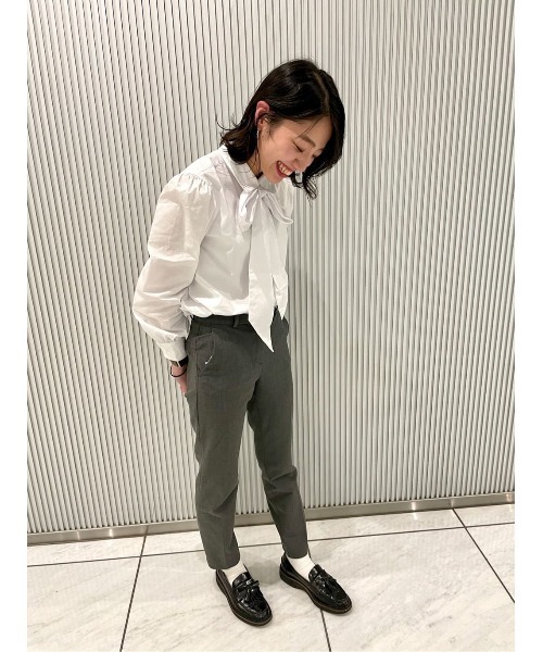 BROOKS BROTHERS（ブルックスブラザーズ）の「ストレッチコットン ソリッド ボウカラー ビショップスリーブブラウス（シャツ/ブラウス・レディース・ホワイト・2/4/0）」の5枚目の写真