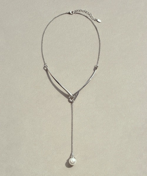 GOLDY（ゴールディ）の「フローイング パール "Y"シェイプ ネックレス（ネックレス・レディース・シルバー/ゴールド/シルバー系その他/ゴールド系その他・FREE）」の5枚目の写真