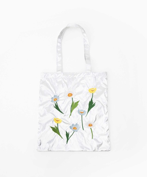 Casselini(キャセリーニ)の「Casselini(キャセリーニ)フラワー刺繍トート(トートバッグ・レディース・ピンク/シルバー/ブラック・FREE)」の4枚目の写真