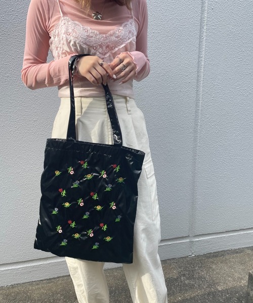 Casselini(キャセリーニ)の「Casselini(キャセリーニ)フラワー刺繍トート(トートバッグ・レディース・ピンク/シルバー/ブラック・FREE)」の20枚目の写真