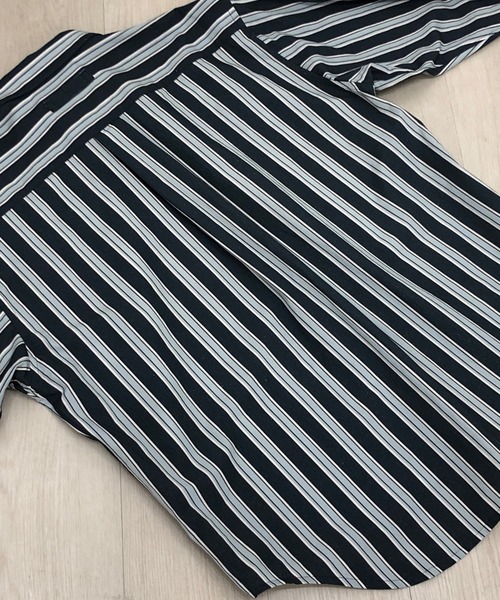 KIIT(キート)の「KIIT キート / 60/-TYPEWRITER CLOTH STRIPE PRINT OHMIZARASI FINISH 2WAY COLLAR SHIRT タイプライタークロス ストライププリント 近江晒加工 カラーシャツ / KIO-B98-012(シャツ/ブラウス・メンズ・ダークグリーン/ブルー・3/1/2)」の4枚目の写真