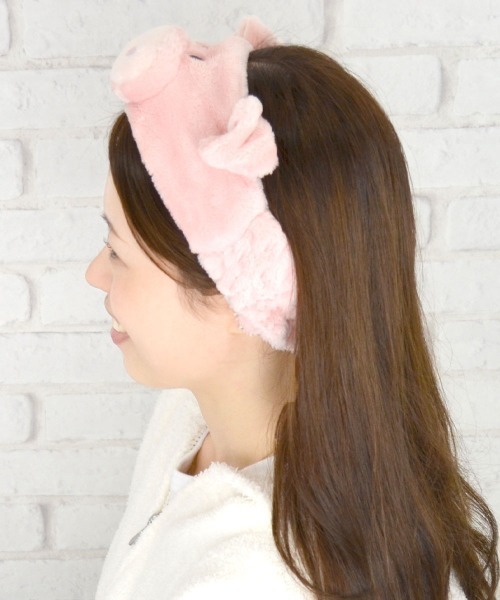 nici(ニキ)の「NICI/もこもこ ヘアバンド ヘアターバン ピンクピッグ(ヘアバンド・レディース・ピンク・ONE SIZE)」の4枚目の写真