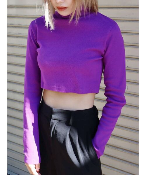 EVRIS（エヴリス）の「BASICクロップドハイネックトップス（Tシャツ/カットソー・レディース・ブラック/ブルー/パープル/ホワイト・FREE）」の4枚目の写真