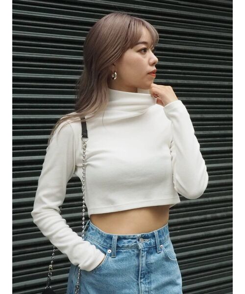 EVRIS（エヴリス）の「BASICクロップドハイネックトップス（Tシャツ/カットソー・レディース・ブラック/ブルー/パープル/ホワイト・FREE）」の21枚目の写真