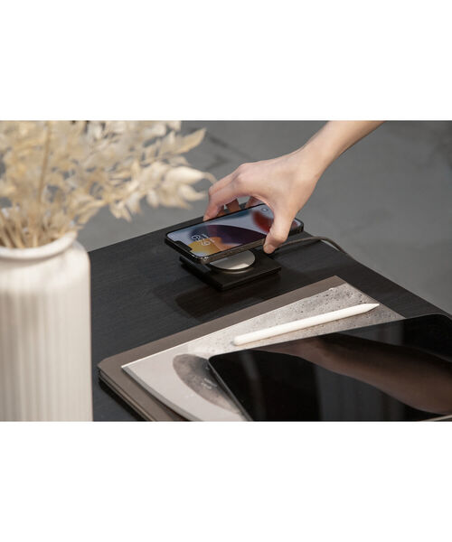 Native Union（ネイティブユニオン）の「NATIVE UNION / DROP MAGNETIC WIRELESS CHARGER（スマホグッズ・メンズ・ブラック・ONE SIZE）」の6枚目の写真
