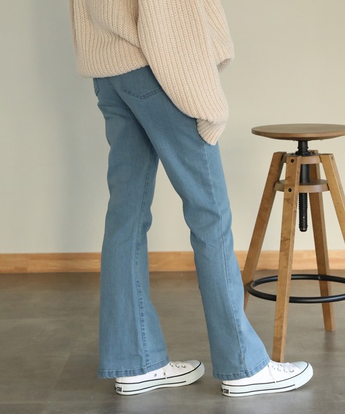 aity(アイティ)の「後編み上げリボン付きブーツカットデニム(デニムパンツ・レディース・ブルー/ワンウォッシュ・M)」の7枚目の写真