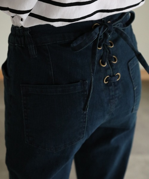 aity(アイティ)の「後編み上げリボン付きブーツカットデニム(デニムパンツ・レディース・ブルー/ワンウォッシュ・M)」の15枚目の写真