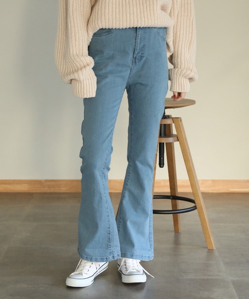 aity(アイティ)の「後編み上げリボン付きブーツカットデニム(デニムパンツ・レディース・ブルー/ワンウォッシュ・M)」の5枚目の写真