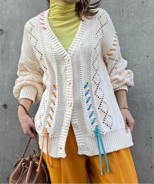 mi via loca（ミヴィアロカ）の「配色レースアップ透かし編みカーディガン（カーディガン/ボレロ・レディース・ブルー/ラベンダー/オフホワイト/ブラック・FREE）」の13枚目の写真
