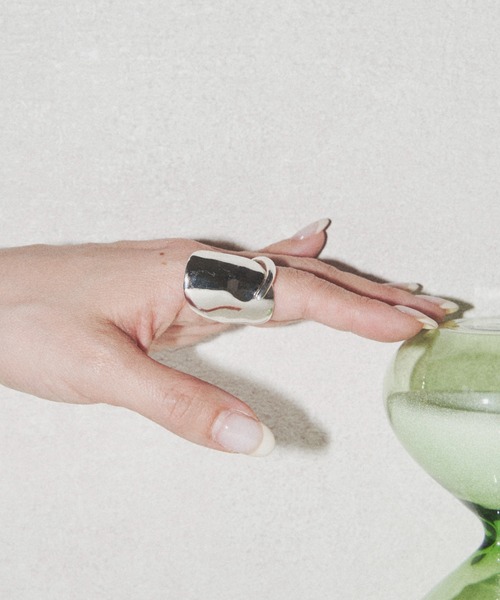loni（ロニ）の「【金属アレルギー対応】Benjamin asymmetry ring（アシンメトリーデザインリング）（リング・レディース・ゴールド/シルバー・#11/#13）」の12枚目の写真