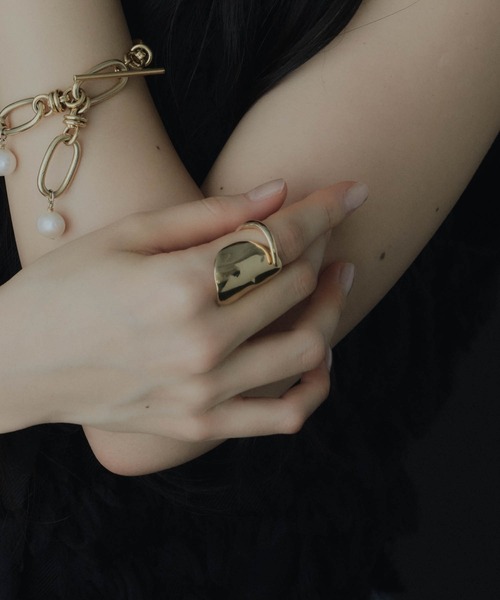 loni（ロニ）の「【金属アレルギー対応】Benjamin asymmetry ring（アシンメトリーデザインリング）（リング・レディース・ゴールド/シルバー・#11/#13）」の9枚目の写真