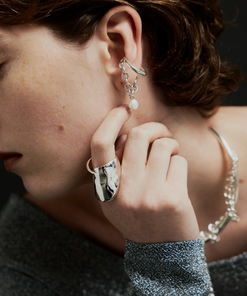 loni（ロニ）の「【金属アレルギー対応】Benjamin asymmetry ring（アシンメトリーデザインリング）（リング・レディース・ゴールド/シルバー・#11/#13）」の19枚目の写真