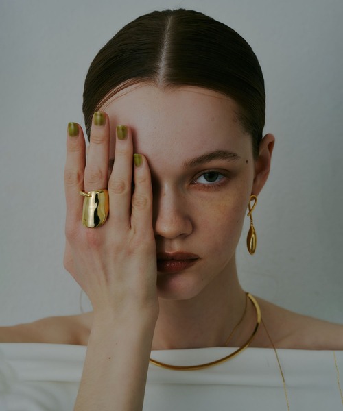 loni（ロニ）の「【金属アレルギー対応】Benjamin asymmetry ring（アシンメトリーデザインリング）（リング・レディース・ゴールド/シルバー・#11/#13）」の20枚目の写真