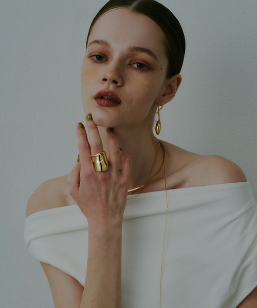 loni（ロニ）の「【金属アレルギー対応】Benjamin asymmetry ring（アシンメトリーデザインリング）（リング・レディース・ゴールド/シルバー・#11/#13）」の21枚目の写真