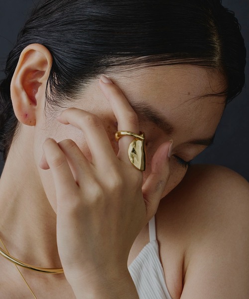 loni（ロニ）の「【金属アレルギー対応】Benjamin asymmetry ring（アシンメトリーデザインリング）（リング・レディース・ゴールド/シルバー・#11/#13）」の15枚目の写真