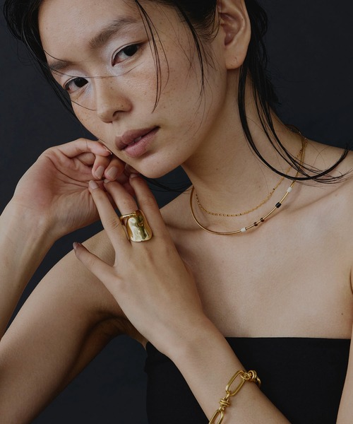 loni（ロニ）の「【金属アレルギー対応】Benjamin asymmetry ring（アシンメトリーデザインリング）（リング・レディース・ゴールド/シルバー・#11/#13）」の17枚目の写真