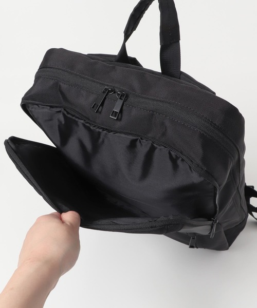 ITEMS URBANRESEARCH（アイテムズ アーバンリサーチ）の「撥水加工リフレクター バックパック（ショルダーバッグ・メンズ・ブラック・-）」の8枚目の写真