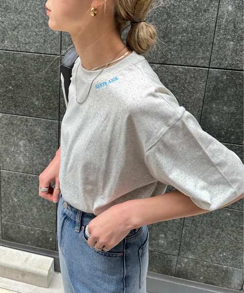 feepur（フェピュール）の「ネック刺繍バックロゴオーバーTee（Tシャツ/カットソー・レディース・オートミール/チャコールグレー/オフホワイト・MEDIUM）」の4枚目の写真