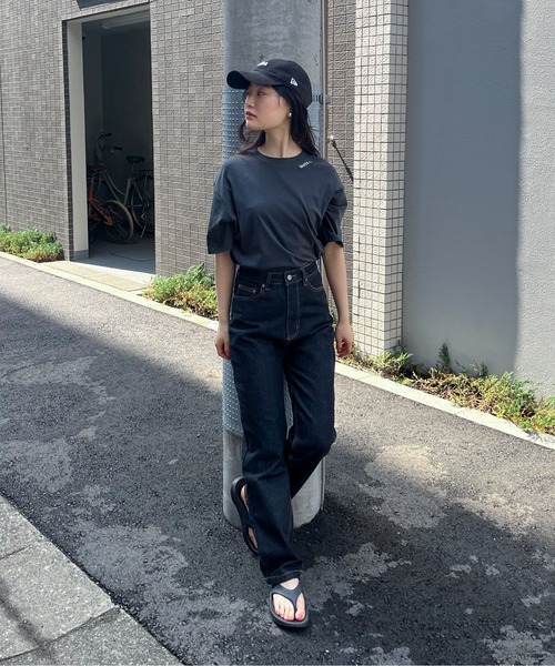 feepur（フェピュール）の「ネック刺繍バックロゴオーバーTee（Tシャツ/カットソー・レディース・オートミール/チャコールグレー/オフホワイト・MEDIUM）」の19枚目の写真
